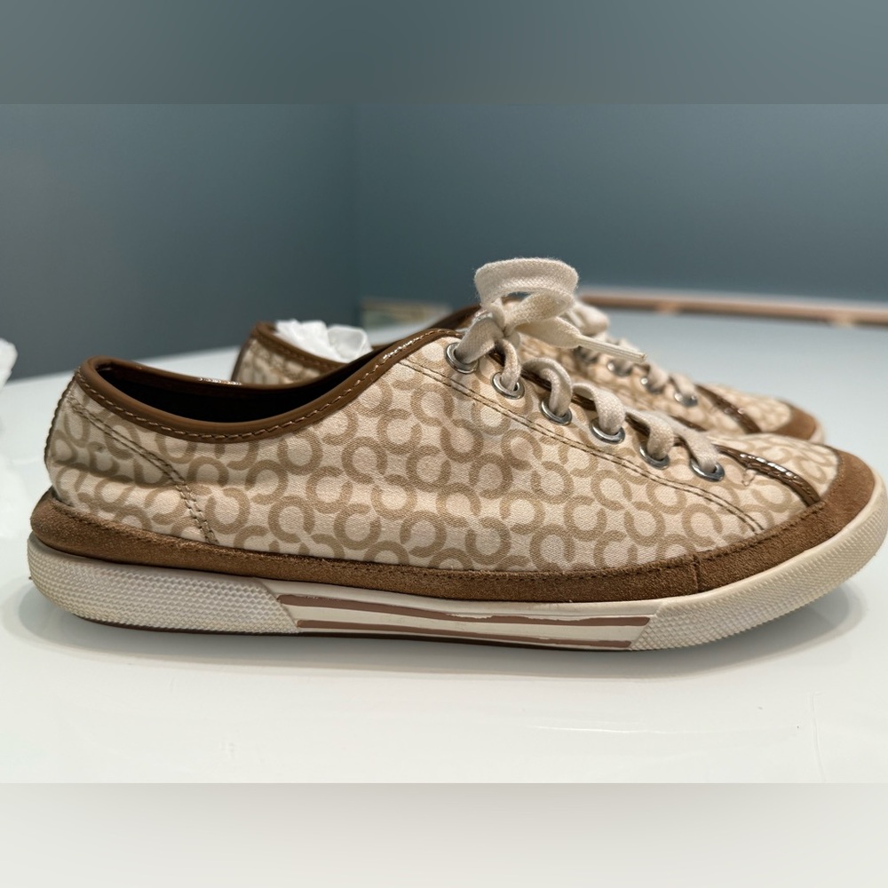 Coach Cream‎ and Brown Designer Edith Sneakers - Picture 5 of 9